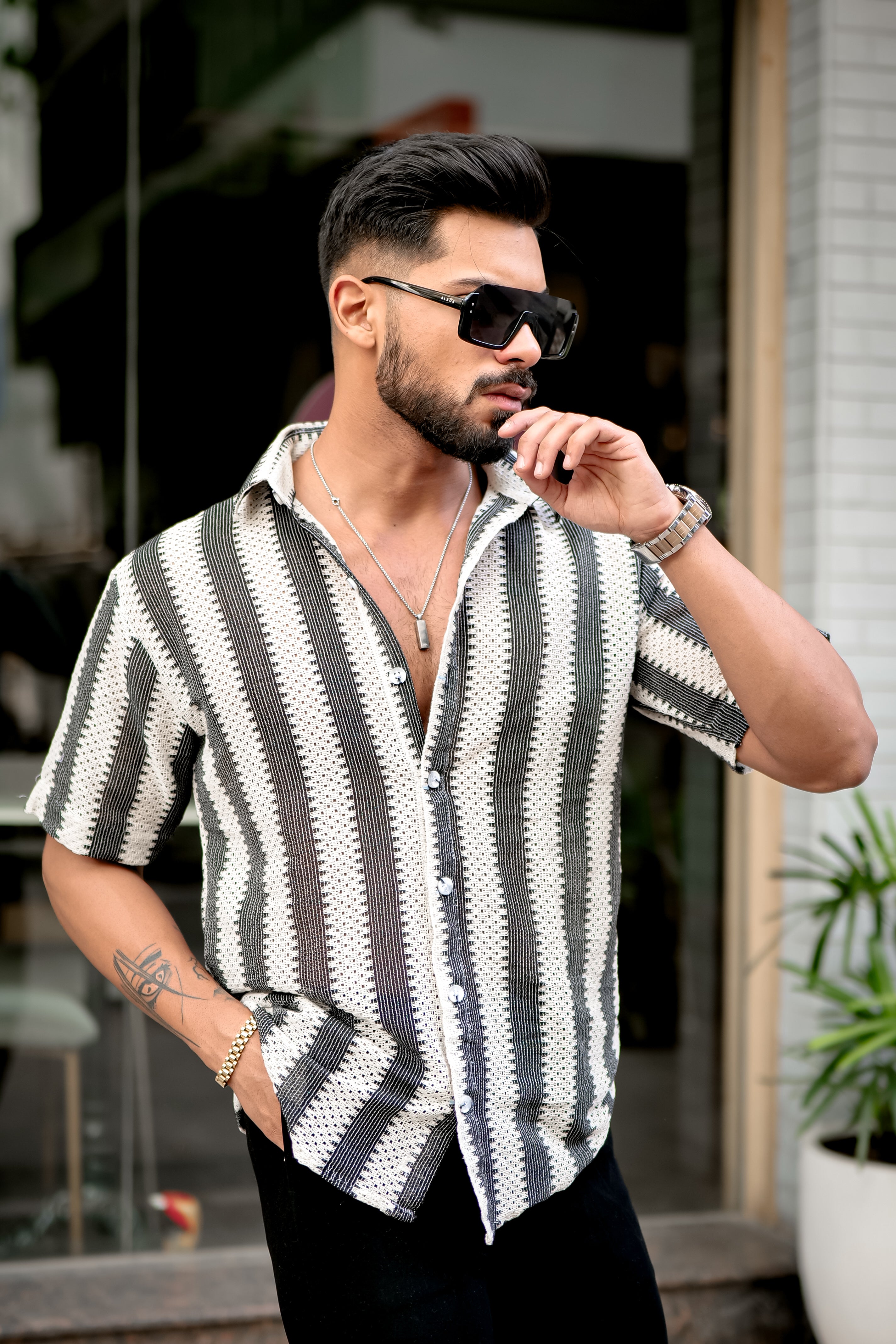 トップス STRIPE CROCHET SHIRT - BLACK Black Zig-Zag Stripe Crochet Shirt – Trrendo